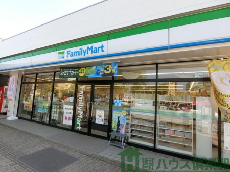 周辺環境　ファミリーマートJR若松駅店 徒歩6分。 470m
