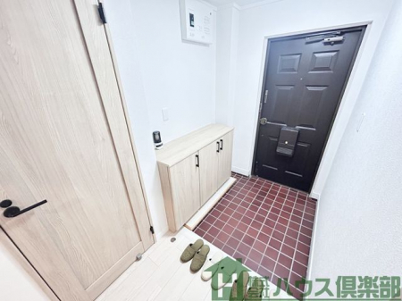 ���ց@�Y��ɐ�����ꂽ���ւɂ̓V���[�Y�{�b�N�X�t���B�X�b�L���Ƃ�����Ԃŗ��q���̈�ۂ��ǍD�ł��B