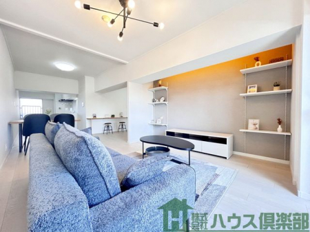 ���r���O�@24���̍L�X���r���O�́A�Ƒ��݂�Ȃ�������肭�낰��J���I�ȋ�ԁB�Ƌ�z�u�����₷���A���z�̃��r���O�������ł��܂��B