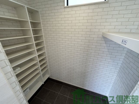 ���[�@���։���SIC�B�C����e�ʂł����A���]�ԁA�S���t�o�b�N�A�A�E�g�h�A�p�i�̎��[������܂���