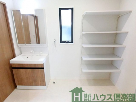 ���ʑ�E���ʏ��@�L�߂̐��ʎ��ł��I���[�X�y�[�X�͉��I������A�X�b�L���ƕЕt�������ł���