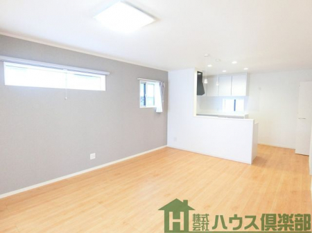 ���r���O�@�P�U����LDK�I���������ʒu�ɂ���A�Ƌ�z�u�����₷�����ł��ˁI�A�N�Z���g�N���X���f�G�ł��I