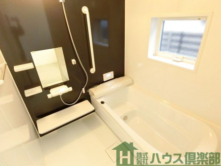 �����@�G�R�x���`�����A�肷�肪�t���Ă���A�����オ������S�ł���