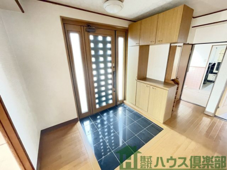 ���ց@����