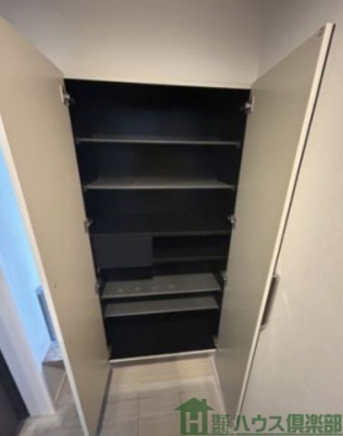 ���ց@���[