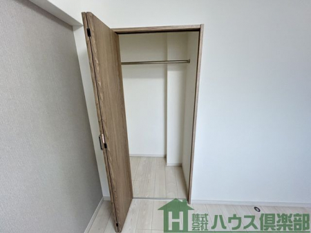 ���[�@��e�ʂ̃N���[�[�b�g�����Ă���܂��I