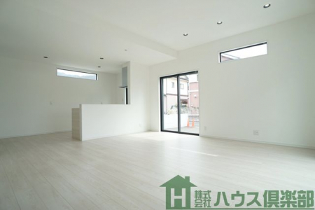 ���r���O�@�Q�O���k�c�j�ɂ͑����S��������܂���