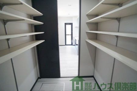 ���[�@�L�b�`��������o���肪�ł���p���g���[�ł��I