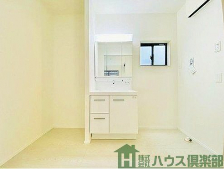 ���ʑ�E���ʏ��@���[�X�y�[�X���m�ۂ��ꂽ�A�g������̗ǂ����ʃX�y�[�X�B