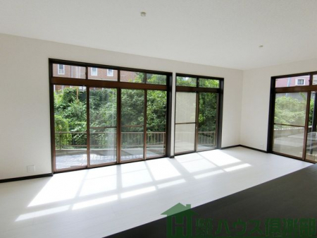 ���r���O�@�J�E���^�[�L�b�`���͗��������Ȃ��烊�r���O�̗l�q�������܂���