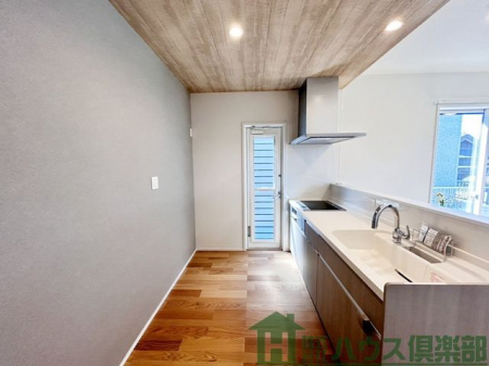 �L�b�`���@�L�b�`�����璼�ڒ�֏o���鏟����t���B�S�~�o���₿����Ƃ�����Ƃ��X���[�Y�ɍs�����Ƃ��ł��܂��B