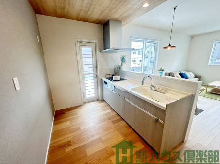 �L�b�`���@�L�b�`�����璼�ڒ�֏o���鏟����t���B�S�~�o���₿����Ƃ�����Ƃ��X���[�Y�ɍs�����Ƃ��ł��܂��B�B