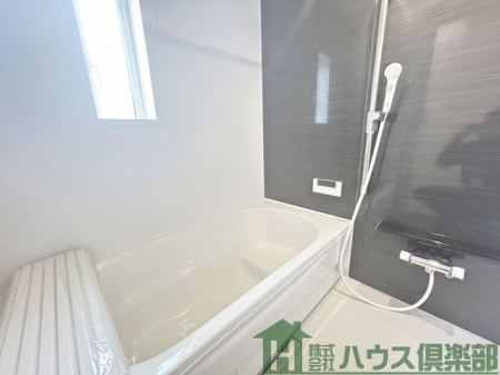 �����@����������L�΂����Ƃ��ł��A�P���̔�����邱�Ƃ��ł�������̋�Ԃł���