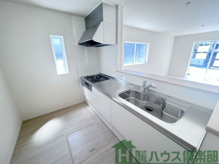 �L�b�`���@���L�b�`����b���e�ޑΖʎ��L�b�`���ŁA�Ǝ������Ȃ���Ƒ��Ƃ̎��Ԃ��y���߂܂�