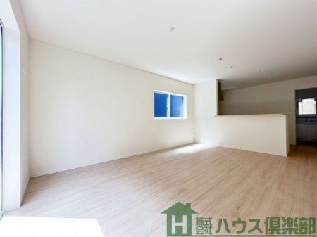 ���r���O�@�����r���O16���J�����̂��郊�r���O�ŁA�Ƒ���������肭�낰���Ԃł�