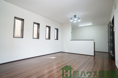 ���r���O�@�P�U���k�c�j�ł��I�쑤�ɑ����S���閾�邢��Ԃł��I