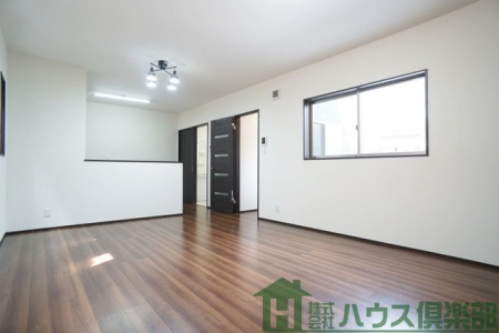 ���r���O�@�������ȏƖ��̕t�����k�c�j�ł��I