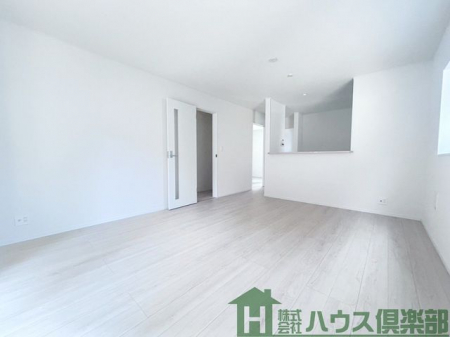 ���r���O�@�����r���O15���J�����̂��郊�r���O�ŁA�Ƒ���������肭�낰���Ԃł�