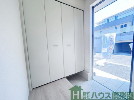 �@�����֎��[�͂̂���V���[�Y�{�b�N�X�t���ŁA���ւ܂����X�b�L��