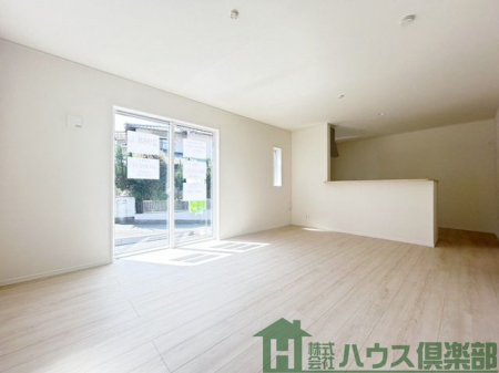 ���r���O�@�����r���O16���J�����̂��郊�r���O�ŁA�Ƒ���������肭�낰���Ԃł�