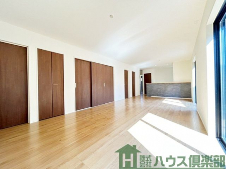 ���r���O�@�J�����̂��郊�r���O�B�傫�ȉƋ���ݒu�\�ł��I