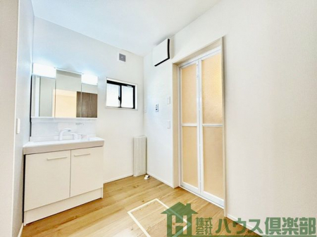 ���[�@�O�ʋ��t�����ʉ��ϑ���̗p�B���[������g�����肪�̗ǂ����ʎ��ł���