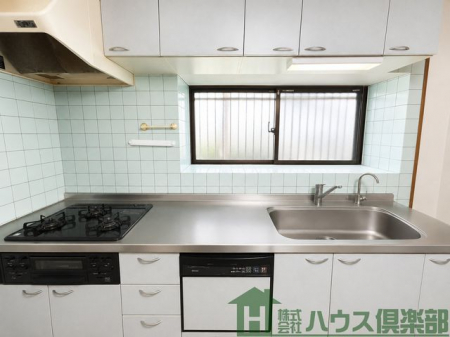 �L�b�`���@�L�b�`�����f�ڎʐ^��AI�ɂ��摜���H�ō폜���Ă���܂��B