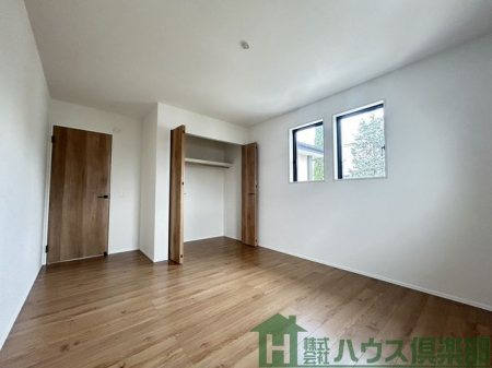 ���ց@�m��7.7��