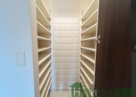 �G���g�����X�@��e�ʂ̃V���[�Y�C���N���[�[�b�g�ł��I